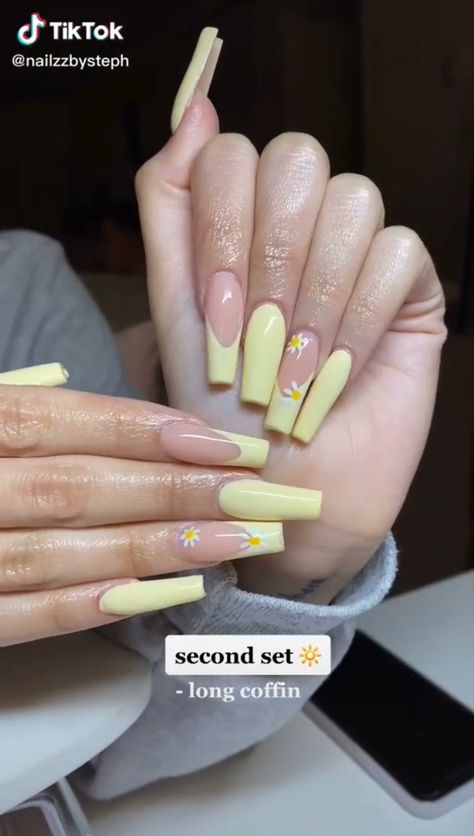 Quince Nails Short, Yellow Coffin Nails, Acrylic Nails Yellow, Pink Toe Nails, Quince Nails, Acrylic Nail Designs Coffin, Quinceanera Nails, Natural Acrylic Nails, Witchy Nails