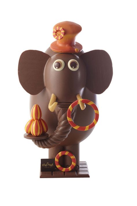 Chocolate Centerpieces, Chocolate Sculpture, Chocolate Showpiece, Chocolate Creations, Make Your Own Chocolate, Easter Egg Gifts, Chocolate Sculptures, Chocolate Work, Chocolate World