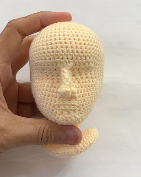 Only a few stitches for the nose wings. Seamless #crochet #amigurumi #patterns by #Sculpturingface without needle sculpting Crochet Nose, Needle Sculpting, Crochet Amigurumi Patterns, The Nose, Amigurumi Doll, Doll Patterns, Crochet Amigurumi, Amigurumi, Dolls