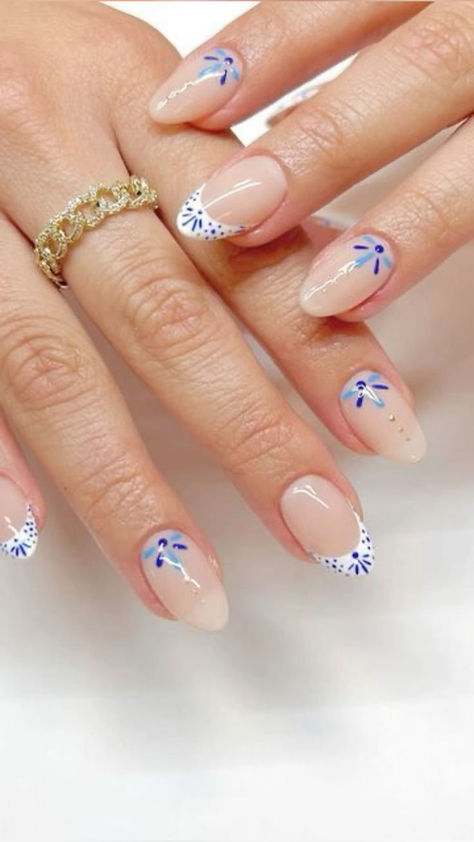 Blue Mediterranean Nails, Rome Inspired Nails, Birthday Nails Blue Short, Greece Style Nails, Mediterranean Nails Designs, Positano Nails, Summer Nails Italy, Coastal Grandmother Nails, Birthday Nails Round