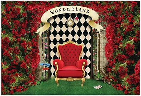 Alice In Wonderland Photography, Alice In Wonderland Background, Alice In Wonderland Room, Wonderland Party Decorations, Alice In Wonderland Decorations, Wonderland Events, Alice In Wonderland Tea Party Birthday, Alice In Wonderland Aesthetic, Green Fence