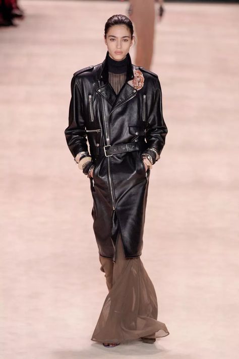 Saint Laurent Fall 2022, Betty Catroux, Ysl Fashion, Меган Фокс, Mode Punk, Marcel Proust, Catherine Deneuve, Carrie Bradshaw, Fall 2022