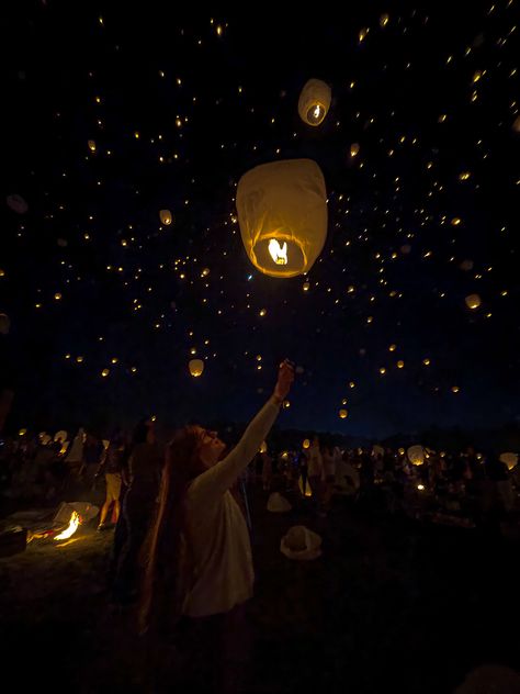 Girl releasing lantern Lantern Release Wedding, Releasing Lanterns, Dream Dates, Floating Lanterns, Luxury Wedding Decor, Lantern Festival, Festival Lights, Paper Lanterns, Art References