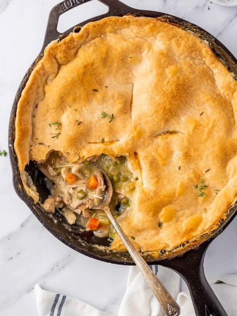 Best One Pan Chicken Pot Pie Skillet Recipe - Cookin' with Mima Sweet Potato Chicken Pot Pie, Chicken Pot Pie Aesthetic, Low Fat Chicken Pot Pie, Healthy Chicken Pot Pie Recipe, Classic Chicken Pot Pie, Wooden Skillet, Healthy Chicken Pot Pie, Cozy Food, Easy Fall Dinners