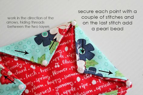 Threadbare Creations- Fabric Star Hangers (Tutorial) Threadbare Creations, Sewn Christmas Ornaments, Handkerchief Crafts, Recipes Tutorials, Fabric Star, Christmas Fabric Crafts, Fabric Origami, Christmas Sewing Projects, Sewing Projects Free