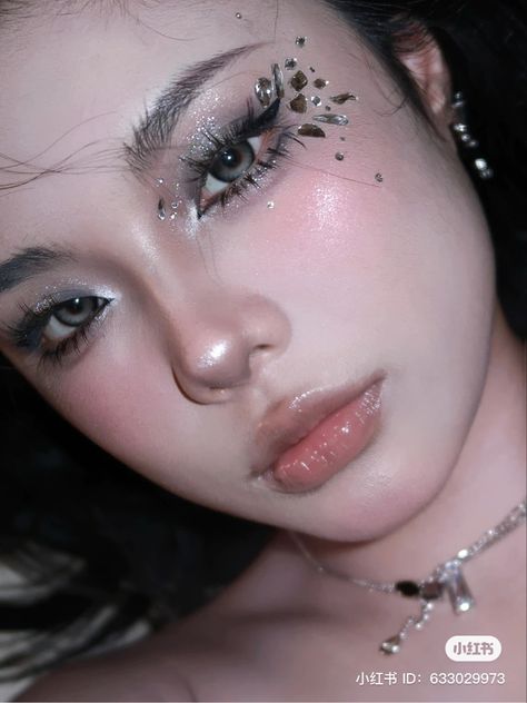 Enchanted Makeup Looks For Prom, Enchanted Makeup, Douyin Beauty, Makeup Party Night, Enchanted Night, Chinese Makeup, Prom Makeup Looks, Dope Makeup, Prom Night