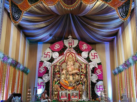 Gsb Seva Mandal Ganpati, Ganesh Mandapam Decoration, Ganesh Pandal, Ganesh Pic, Ganesh Chaturthi Photos, Pandal Decoration, Ganesh Decoration, Mandap Decoration, Royal Wedding Invitation