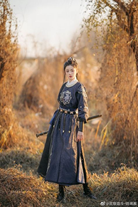 Ancient China Clothing, Traditional Asian Dress, Warrior Outfit, Ancient Chinese Clothing, China Clothes, Chinese Style Dress, Concept Clothing, Old Fashion, Chinese Clothing