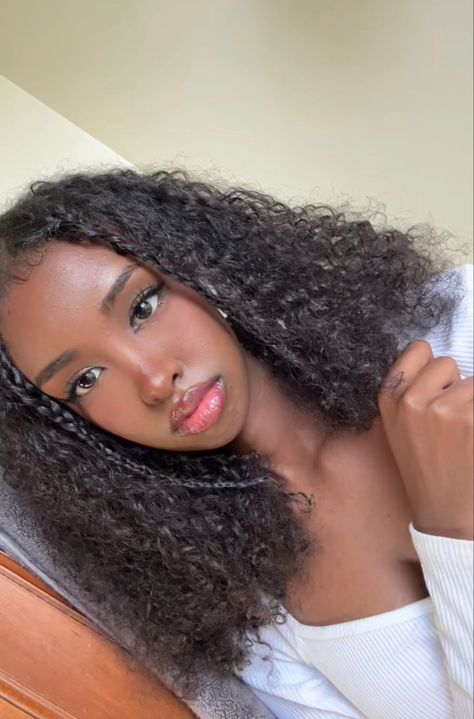 #curlyhair #somali Good Hair Colors For Dark Skin, Braids That Look Like Natural Hair, Pretty Black Hairstyles, Mixed Girl Straight Hair, Pretty Girl Aesthetic Black, Somali Hair, Dark Skin Curly Hair, Somalian Women, Kawaii Black Women