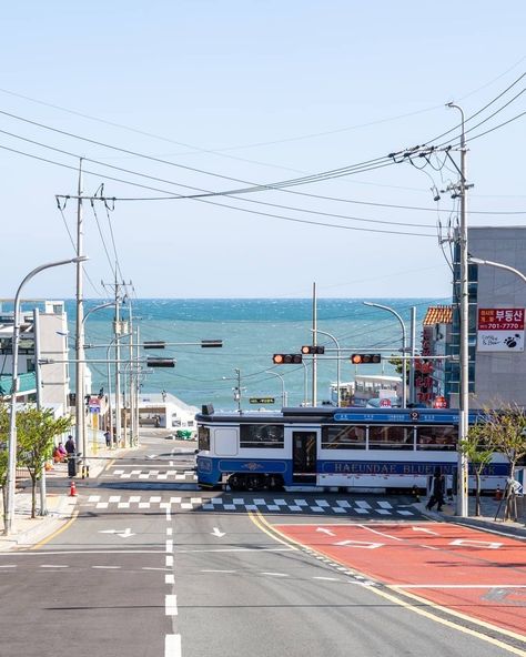 Haeundae Blue Line Park, Summer In Korea Aesthetic, Korea Blue Aesthetic, Summer In South Korea, Busan South Korea Wallpaper, Busan Landscape, Korea Summer Aesthetic, Busan Wallpaper, South Korea Beach