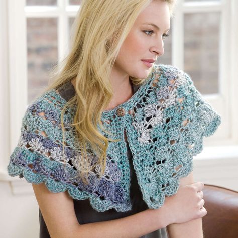 16 Free Crochet Cape Patterns to Download Cape Au Crochet, Crochet Capelet Pattern, Crochet Caplet, Crochet Cape Pattern, Capelet Pattern, Poncho Au Crochet, Crochet Capelet, Heart Collage, Crochet Cape