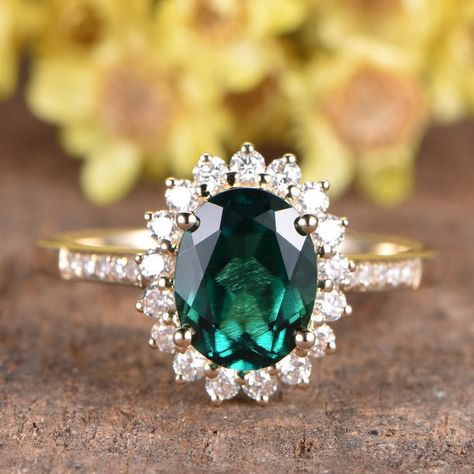 Vintage Emerald Engagement Ring, Vintage Cluster Ring, Smaragd Ring, Emerald Ring Vintage, Floral Engagement Ring, Emerald Ring Gold, Emerald Wedding, Yellow Gold Wedding Ring, Wedding Anniversary Rings