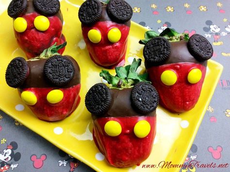 Mickey Mouse Chocolate Covered Strawberries Mickey Mouse Chocolate Covered Pretzels, Disney Manicure, Tamales Recipe Pork, Mouse Chocolate, Fruit Carvings, Watermelon Cocktail, Blackberry Syrup, Pretzel Rods, Fancy Food