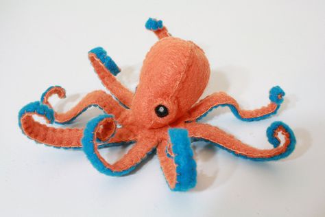 teeny orange and teal felt octopus by TallysBestiary on Etsy Felt Octopus, Felt Fish, Felt Crafts Diy, Diy Baby Gifts, Felt Book, Felt Decorations, Felt Diy, Felt Hearts, Felt Toys