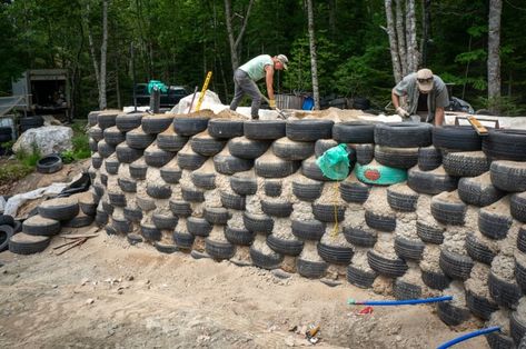 https://www.cbc.ca/news/canada/nova-scotia/earthship-style-tire-house-eastern-shore-1.5217676 Tire House Earthship, Tire House, Earthship Home Plans, Tiny House Bus, Cheap Homes, Outdoor Forts, Contemporary Architecture Residential, Green Roof Building, House Bus