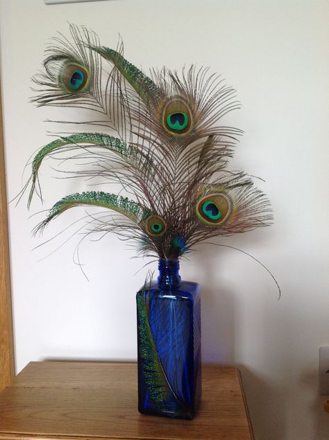 Peacock Feathers In Vase Decor, Peacock Feather Arrangements, Peacock Feathers Decorations Home Decor, Peacock Feather Centerpieces, Peacock Feather Craft, Peacock Room Decor, Peacock Feather Decor, Feather Arrangements, Peacock Feather Art