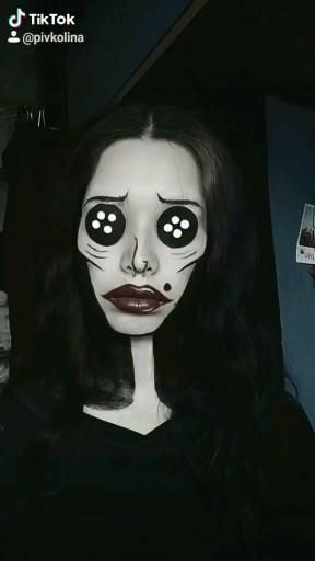 Tiktok Video Aesthetic, Halloween Makeup Diy Tutorial, Coraline Makeup, Halloween Tiktok, Halloweenský Makeup, Holloween Makeup, Horror Make-up, Creepy Halloween Makeup, Cute Halloween Makeup