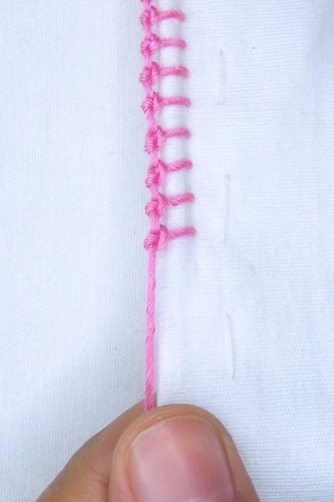 Embroidery Stitches Beginner, Basic Hand Embroidery Stitches, Simple Hand Embroidery Patterns, Embroidery Lessons, Diy Embroidery Designs, Bead Embroidery Tutorial, Hand Embroidery Videos, Sewing Crafts Tutorials, Diy Embroidery Patterns