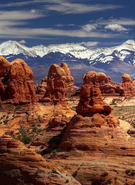 Arches National Park, Utah Snow Capped Mountains, Halong Bay, Desert Landscape, Arches National Park, Rock Formations, Places Around The World, Vacation Spots, Beautiful Landscapes, The Great Outdoors