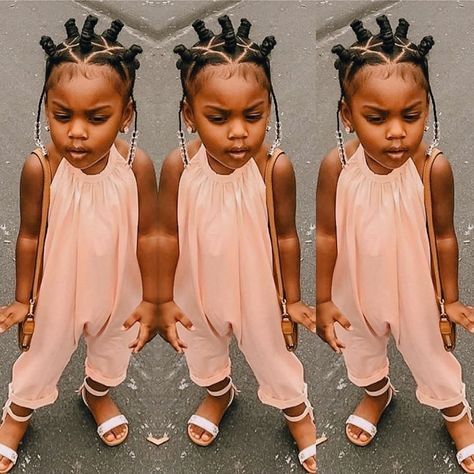 Toddlers and Tangles on Instagram: “”Yessss you called me!” she said while she slayed her Bantu knots and braids  with beads! 💜💖 __________ 📸 photo and hair credit…” Bantu Knots For Kids, Baby Bantu Knots, Kids Bantu Knot Styles, Toddler Hairstyles With Beads, Toddler Bantu Knots, Bantu Knots Toddler Hair, Fairy Bantu Knots, Heart Bantu Knot, Bantu Knots Taken Down