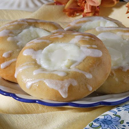 Cream Cheese Danish made with frozen bread dough Cream Cheese Danish With Rhodes Rolls, Rhodes Cream Cheese Danish, Easy Cheese Danish Recipe Rhodes, Rhodes Danish, Rhodes Rolls Recipes, Rhodes Recipes, Rhodes Bread, Cream Cheese Danish Recipe, Danish Recipes