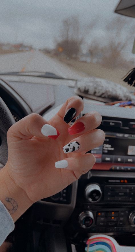 Black Nails With Design Ideas, Nail Ideas Western, Cowgirl Nails Westerns, Monthly Nails, Western Nail Ideas, Country Nail Designs, Cowgirl Nails, Western Nail Art, Nails Western