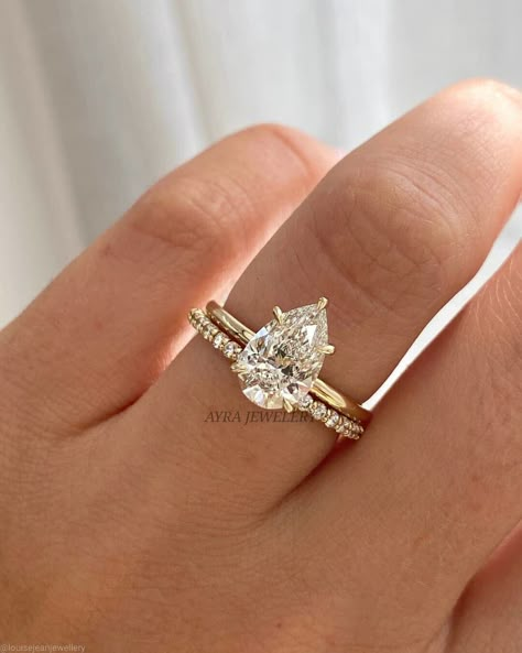 Gold Wedding Ring Set, Pear Wedding Ring, Anniversary Ring Set, Dream Wedding Ring, Pretty Engagement Rings, Moissanite Bridal Sets, Engagement Ring Moissanite, Cute Engagement Rings, Pear Shaped Engagement Rings