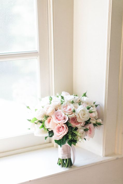 Romantic Bride Bouquet, Bouquet Pink And White, White And Pink Rose Bouquet, Light Pink And White Bridal Bouquet, Pink And White Wedding Bouquet, Pink And White Bridal Bouquet, Bridesmaid Bouquet Pink And White, Small Pink And White Bouquet, Pale Pink Rose Bouquet