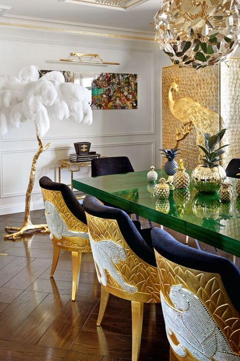 Chinoiserie Black And White, Gaudy Interior Design, Circus Interior Design, Gaudy Decor, Art Museum Interior Design, Black Gold Dining Room, Eccentric Interior Design, Eccentric Interior, Exclusive Lifestyle