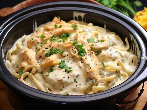 Alfredo Crockpot, Easy Crockpot Chicken Recipes, Homemade Chicken Alfredo, Crockpot Chicken Alfredo, Teriyaki Chicken Crock Pot, Ghee Recipe, Chicken Noodle Soup Crock Pot, Spiced Lentils, Crockpot Chicken And Dumplings