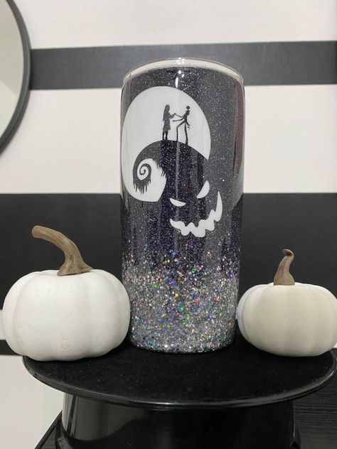 Nightmare Before Christmas Cup, Nightmare Before Christmas Tumbler, Peekaboo Tumbler, Tumbler Business, Spooky Christmas, Christmas Cups, Epoxy Tumblers, Halloween Cups, Christmas Cup