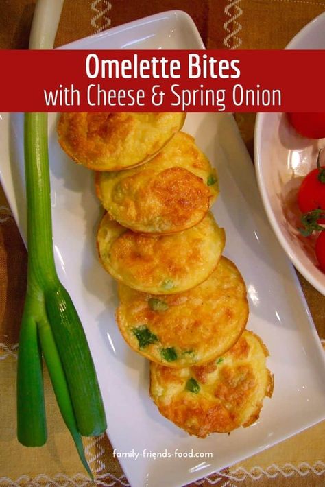 Omelette bites with cheese and onion | Family-Friends-Food Spring Onion Omelette, Easy Family Breakfast, Omelette Bites, Summer Food Kids, Passover Recipes Dinner, Onion Omelette, Easy Omelette, Muffin Bites, Vegetarian Asian