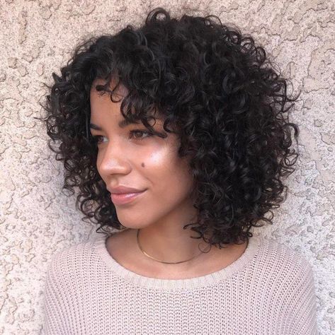 Medium Natural Layered Curly Hairstyle #curlyhairwithbangs Lob Haircut Layered, Curly Angled Bobs, Blonde Curly Bob, Blonde Balayage Bob, Layered Curly Hair, Bob Haircut Curly, Wavy Bob Hairstyles, Short Curly Bob, Naturally Curly Bob