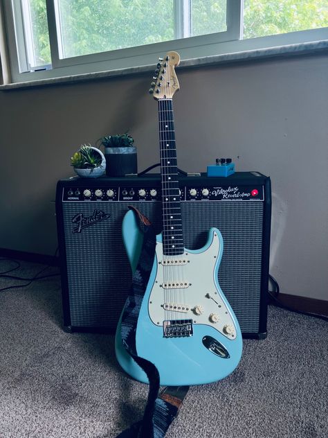 Wooden Electric Guitar, Rehearsal Studios, Marshall Amps, Fender Bender, Guitar Obsession, Cool Electric Guitars, Guitar Picks, Fender Stratocaster, Recording Studio