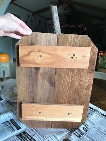 Fence Picket, Fence Pickets, Pallet Projects Easy, Fall Pumpkin Crafts, Halloween Wood Crafts, Used Pallets, Barn Wood Projects, Wooden Pumpkins, Wood Pumpkins