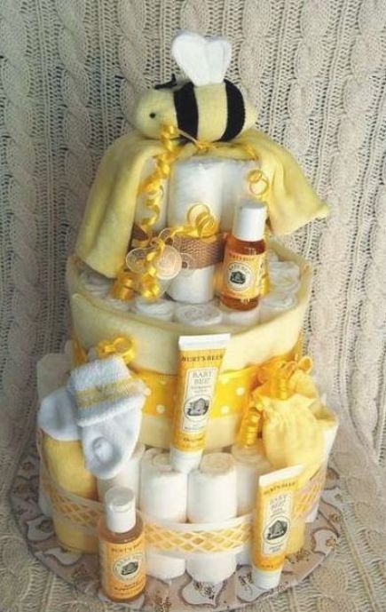 Bee Baby Shower Decoration, Practical Baby Shower Gifts, Honey Bee Baby Shower, Sunflower Baby Showers, Boy Baby Shower Ideas, Bee Baby Shower Theme, Bumble Bee Baby Shower, Baby Shower Diaper Cake, Baby Diaper Cake