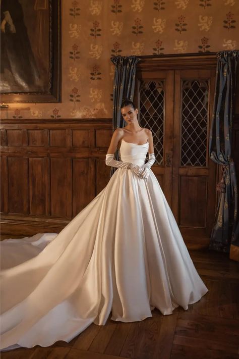 Wedding Dresses With Long Train, Vintage Classic Wedding, Classic Wedding Dresses, Berta Wedding, Satin Mermaid Wedding Dress, Simple Satin, Berta Wedding Dress, Princess Wedding Gown, Wedding Dresses Cinderella