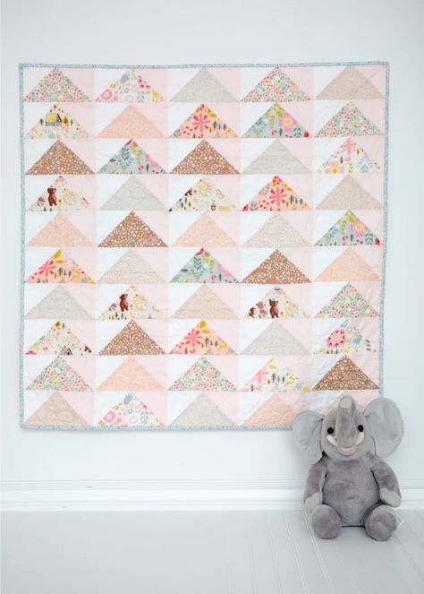 Take Flight Baby Quilt Pattern - Simple Simon and Company Baby Quilt Size, Log Cabin Quilt Pattern, Bunny Quilt, Basic Quilt, Baby Quilt Pattern, Geometric Quilt, Baby Quilt Patterns, Baby Boy Quilts, Baby Fabric