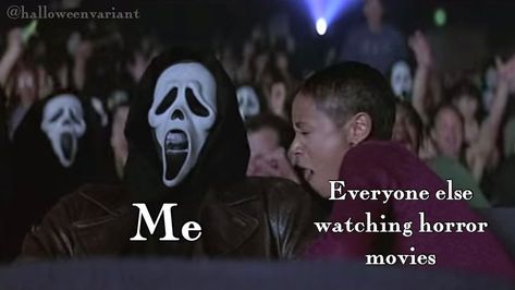 Scream Picture, Jason And Michael Myers Memes, Scream Tv Series, Scream 2, Friday The 13th Memes Humor, Funny Scary Movie Memes, Scary Movie Memes, Halloween 20, Scream Movie