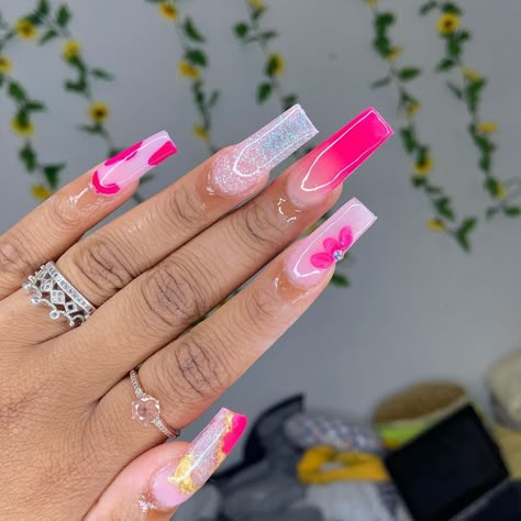 Houston Nail Tech on Instagram: “a set i did earlier 💖 medium length fun set . so pretty. • • • #nailartist #acrylics #acrylicnails #nailtech #houstonnailtech…” Pink Nails Gel, Acrylic Nails Red, Length Nails, Nails Charms, White And Green Nails, Nails With Fire, Nails Inspo Aesthetic, Acrylic Nails Square, Y2k Acrylic