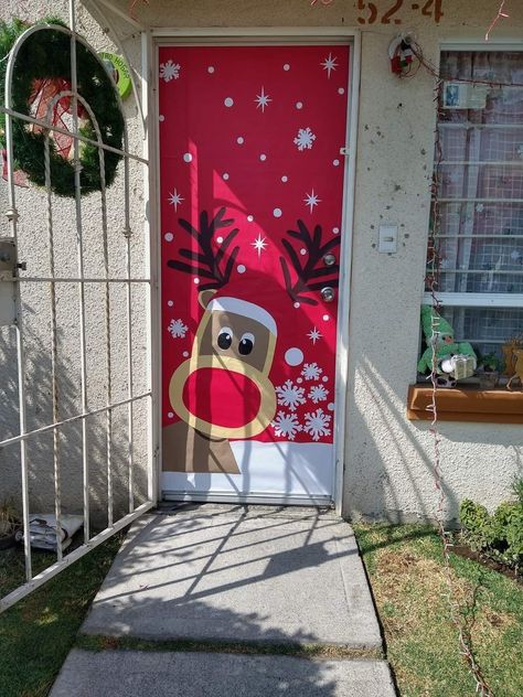 Entry Way Christmas Decor Ideas, Reindeer Door, Christmas Tree Door, Door Decorations Classroom Christmas, Holiday Door Decorations, Classroom Christmas Decorations, Christmas Door Decorating Contest, Christmas Classroom Door, Door Decorating Contest