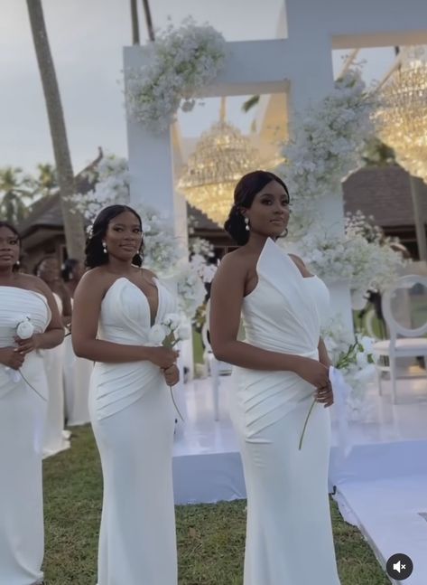 Bridesmaids Dresses White, White Bridesmaid Dresses Black Women, Glitzy Wedding Dress, All White Bridesmaid Dresses, Week Hairstyles, White Bridesmaid Dress, Bridesmaid Dresses White, African Bridesmaid Dresses, Dream Wedding Reception