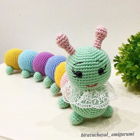 Amigurumi Caterpillar Free Pattern – Free Amigurumi Amigurumi Caterpillar, Pattern Free Amigurumi, Crochet Toys Free, Cozy Crochet Patterns, Pola Amigurumi, Crochet Baby Toys, Cozy Crochet, Crochet Animals Free Patterns, Crochet Amigurumi Free