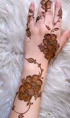 Simple Mehendi, Simple Mehendi Designs, Bridal Mehandi, Henna Wedding, Legs Mehndi Design, Rose Mehndi Designs, Latest Henna Designs, Very Simple Mehndi Designs, Simple Mehndi Designs Fingers