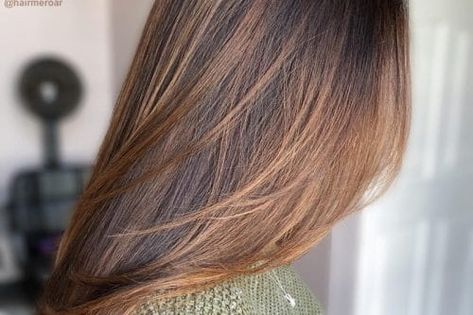 22 Best Honey Brown Hair Color Ideas for Light or Dark Hair in 2019 Balayage Hair Brunette Short, Winter Balayage, Caramel Brown Hair Color, Winter Hair Color Trends, Brown Hair Color Shades, Caramel Brown Hair, Chocolate Brown Hair Color, Hair Color Caramel, Cooler Style