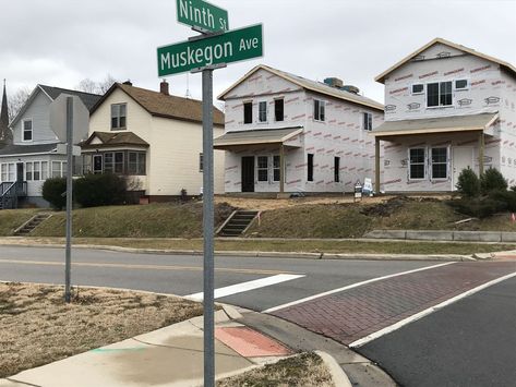 Low Income Neighborhood, Low Income House, Low Income Housing, Neighborhood Association, Apartment Block, Housing Crisis, Small Bar, Yard Waste, Family Apartment