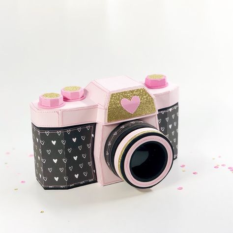 M Y R A 🍩 on Instagram: “Hello everyone! Happy Sunday! ☺️ I wanted to show you this really cute camera box that I just made from @svgcuts 🙈 I’m just obsessed with…” Paper Camera, Camera Crafts, Diy Valentines Box, Cute Camera, Crate Paper, Valentine Box, Craft Box, Happy Mail, Planner Addicts