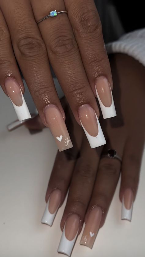 School Appropriate Nails, Medium Length French Tip Acrylic Nails, Simple Baddie Nail Ideas, Nagel Inspiration, Classic French Nails, Nail Pics, Square Nail Designs, Baddie Nails, Girly Acrylic Nails