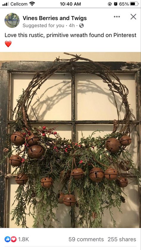 Primitive Christmas Decorating, Country Christmas Decorations, Front Porch Christmas Decor Ideas, Porch Christmas Decor Ideas, Porch Christmas Decor, Front Porch Christmas, Christmas Decor Ideas Diy, Porch Christmas, Diy Pots