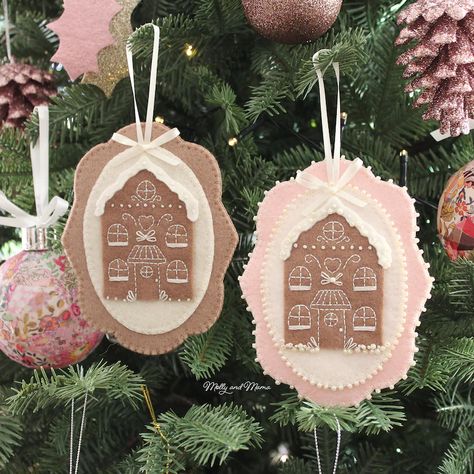 GINGERBREAD HOUSE PDF Sewing Pattern Wool Felt Beaded Hand - Etsy Felt Gingerbread House, Quilt Book Cover, Gingerbread House Decorations, Gingerbread Ornaments, Quilt Sewing Patterns, Felt Ideas, Punch Needle Embroidery, Felt Patterns, House Ornaments